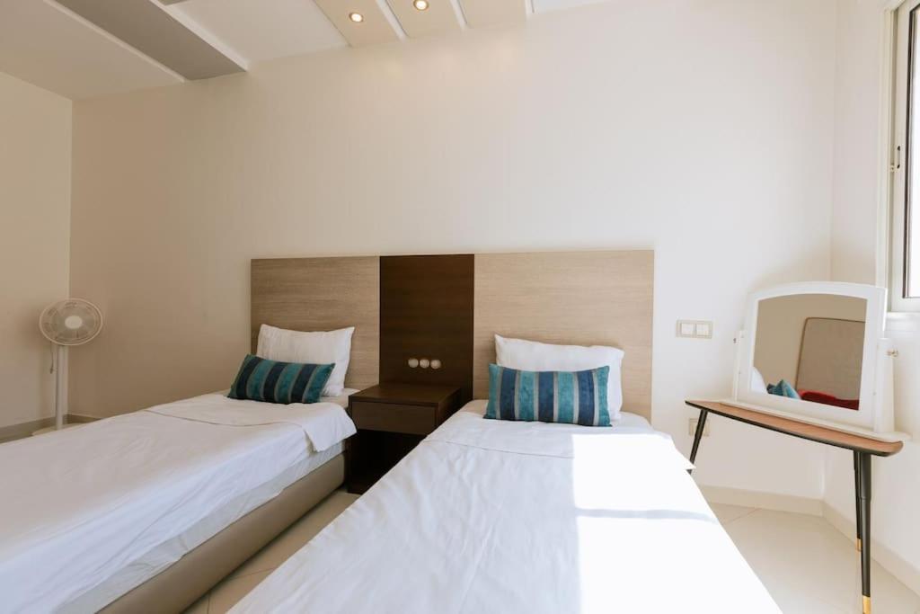 Central 2-Bedrooms Near Beach & Dining 탕헤르 외부 사진