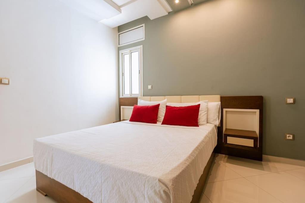 Central 2-Bedrooms Near Beach & Dining 탕헤르 외부 사진