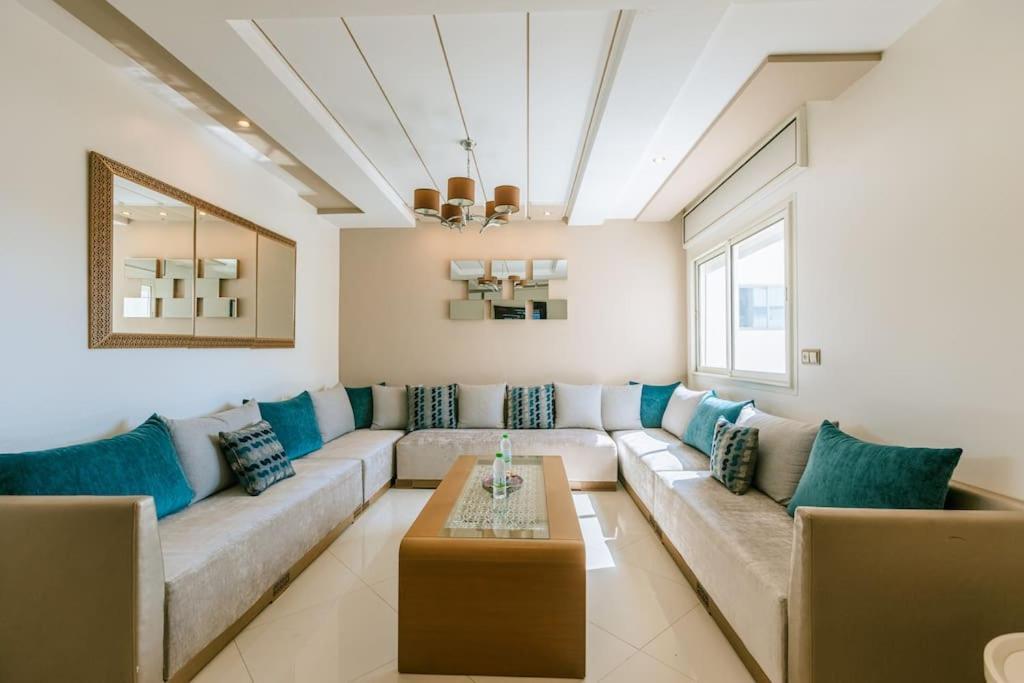 Central 2-Bedrooms Near Beach & Dining 탕헤르 외부 사진