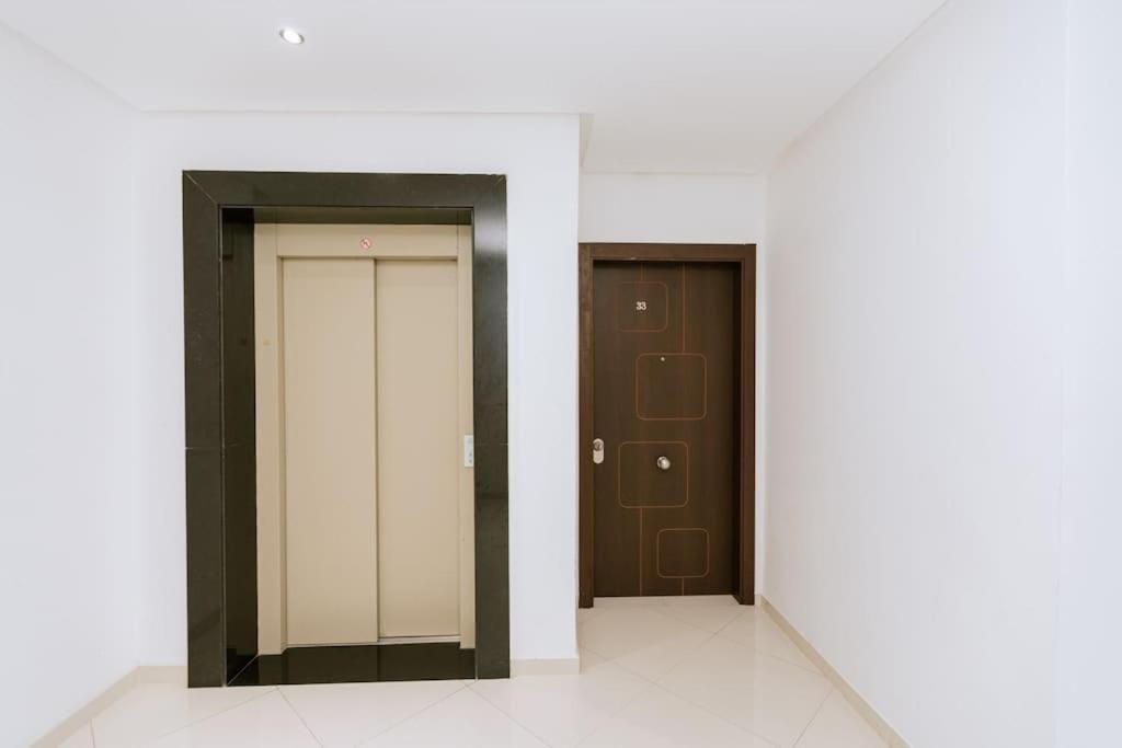 Central 2-Bedrooms Near Beach & Dining 탕헤르 외부 사진