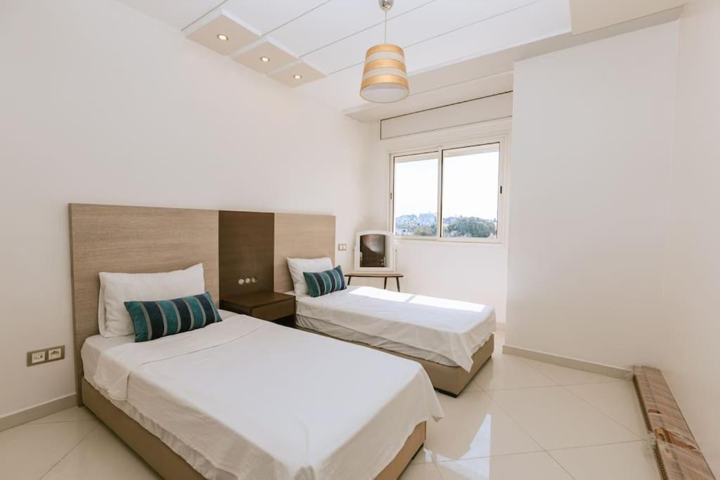 Central 2-Bedrooms Near Beach & Dining 탕헤르 외부 사진