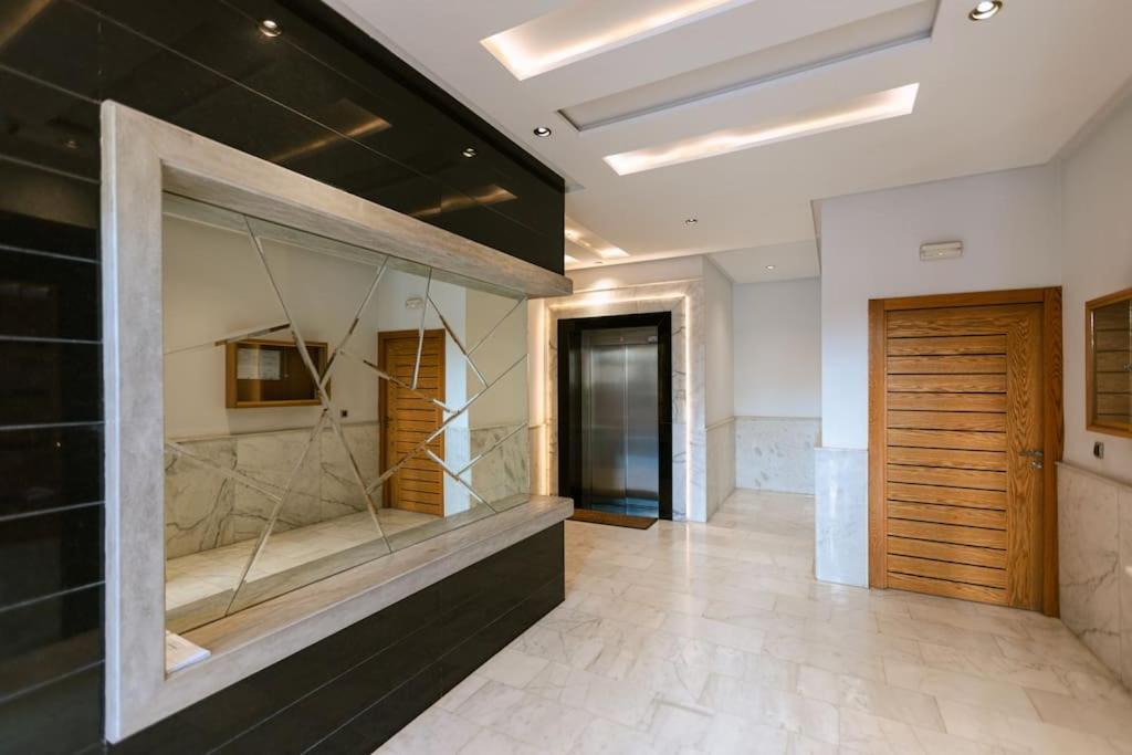 Central 2-Bedrooms Near Beach & Dining 탕헤르 외부 사진