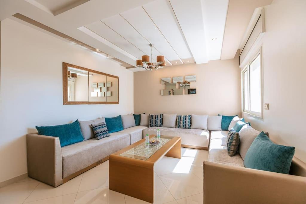 Central 2-Bedrooms Near Beach & Dining 탕헤르 외부 사진